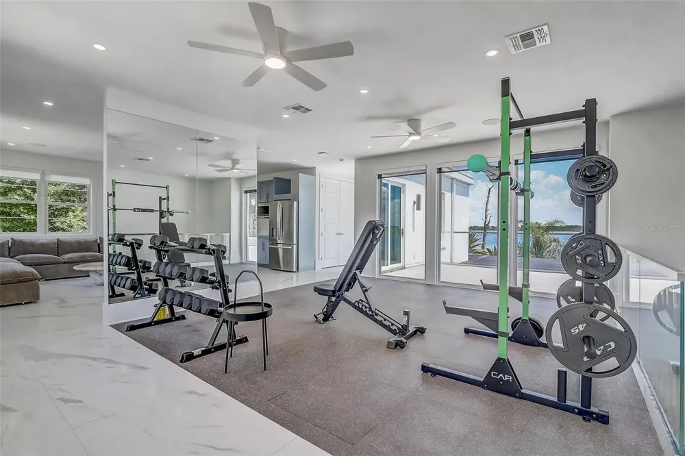 9940 LONE TREE LANE Orlando, FL 32836