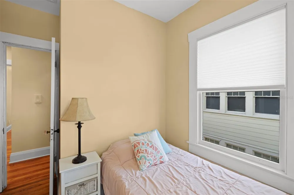 703 S EDISON AVENUE Tampa, FL 33606