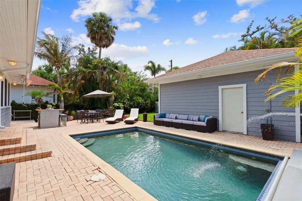 703 S EDISON AVENUE Tampa, FL 33606