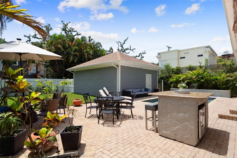 703 S EDISON AVENUE Tampa, FL 33606