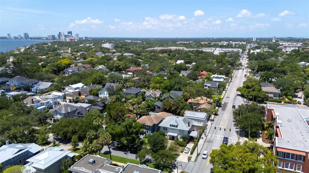 703 S EDISON AVENUE Tampa, FL 33606