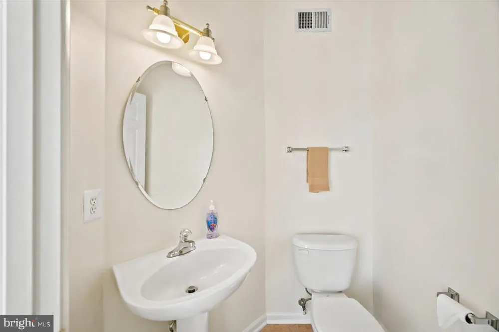 18 DAVIS STREET Charles Town, WV 25414