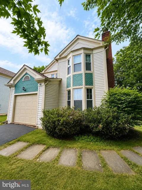 10 FENTON WOOD DRIVE