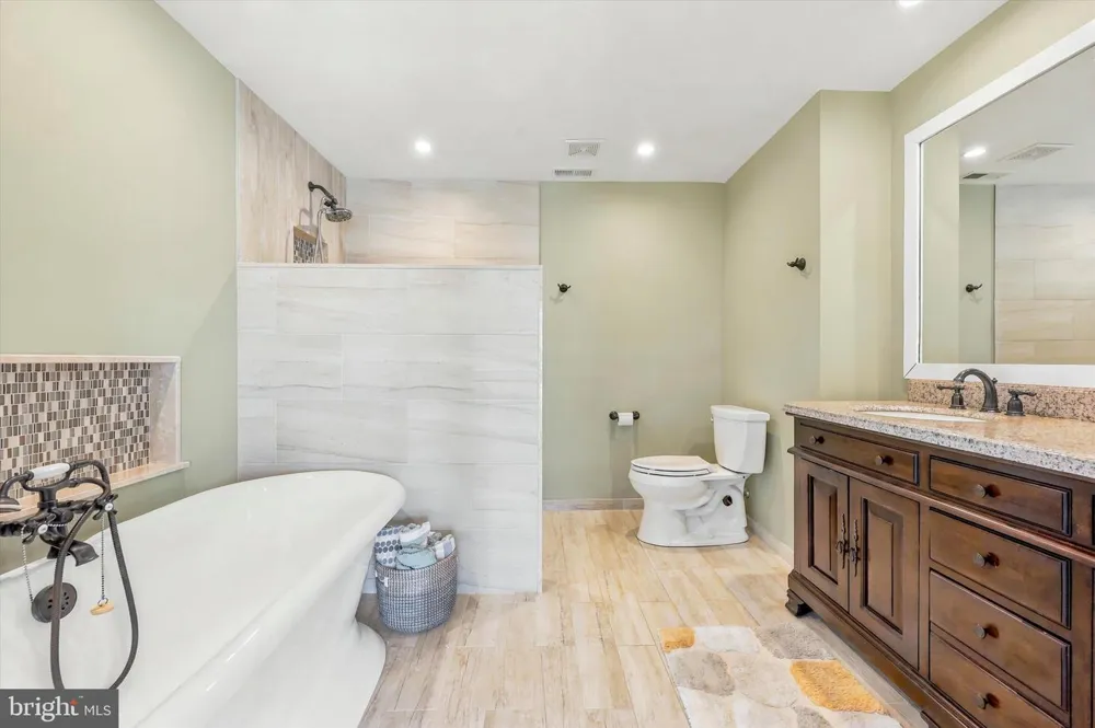 710 HARBOUR COVE Somers Point, NJ 08244