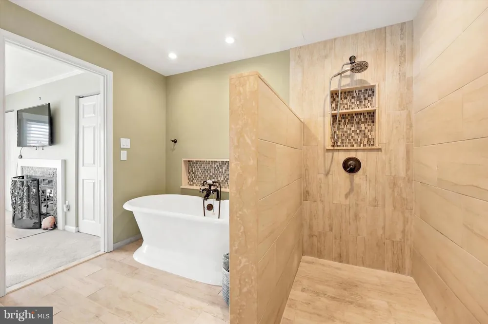 710 HARBOUR COVE Somers Point, NJ 08244