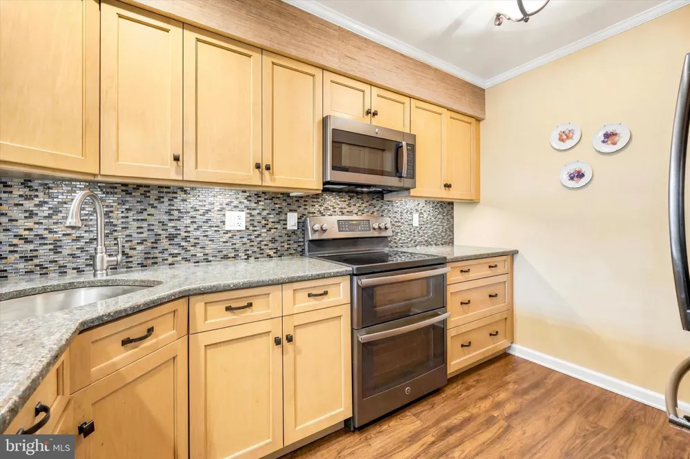 710 HARBOUR COVE Somers Point, NJ 08244