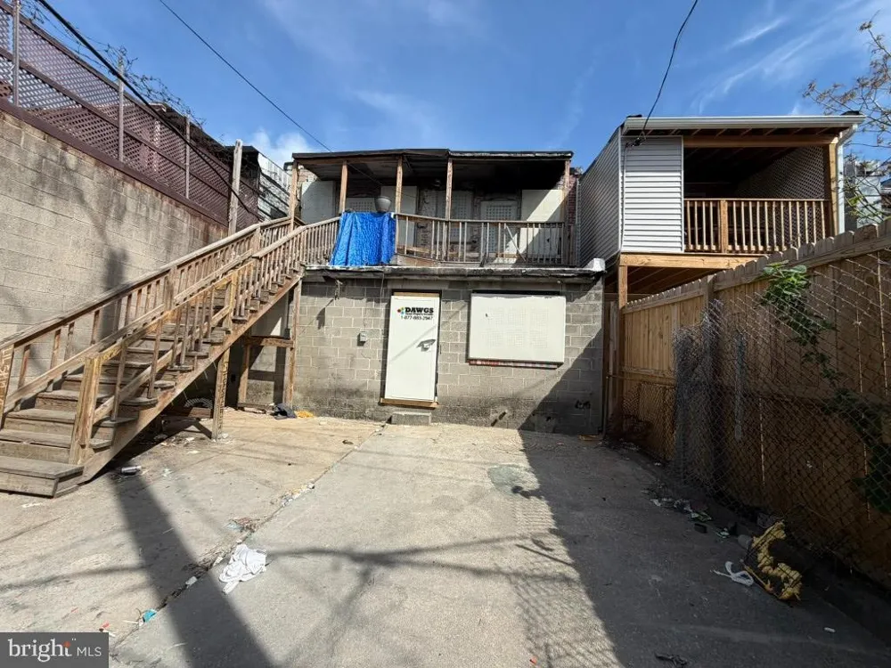 2529 E MONUMENT STREET Baltimore, MD 21205