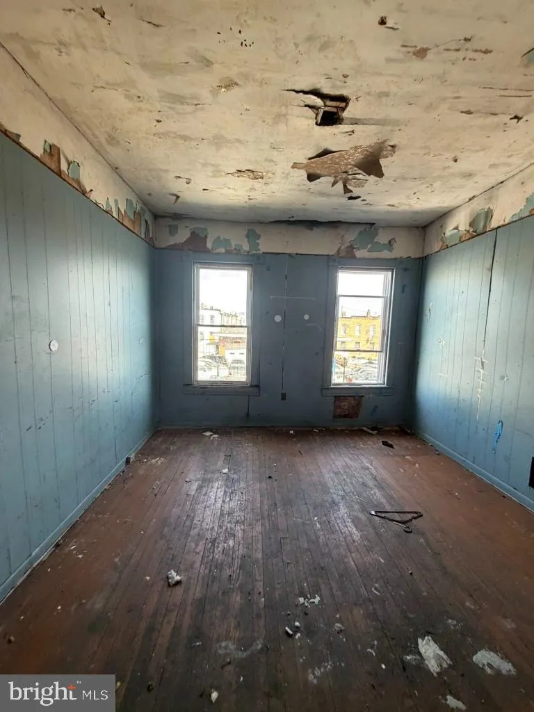 2529 E MONUMENT STREET Baltimore, MD 21205