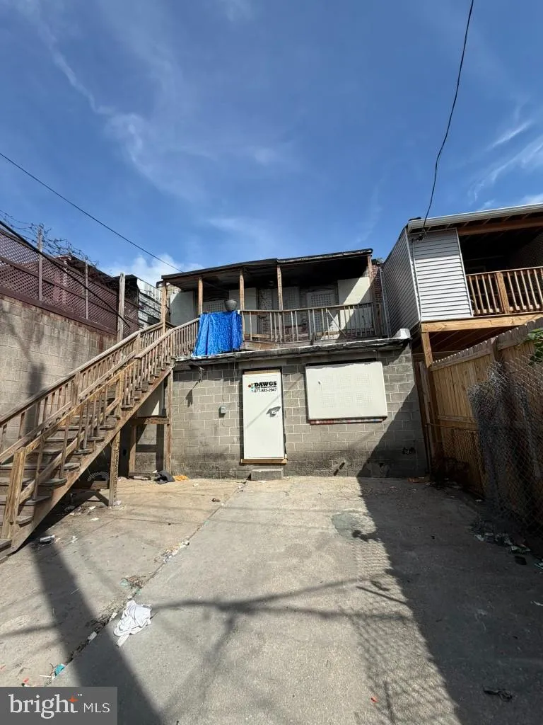 2529 E MONUMENT STREET Baltimore, MD 21205