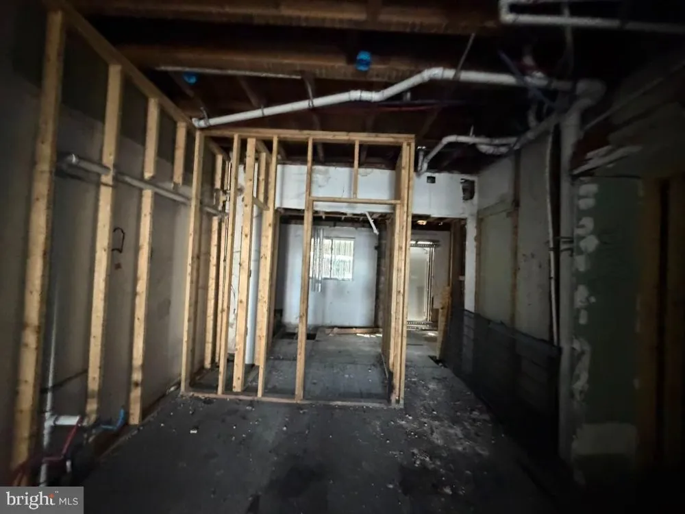 2529 E MONUMENT STREET Baltimore, MD 21205