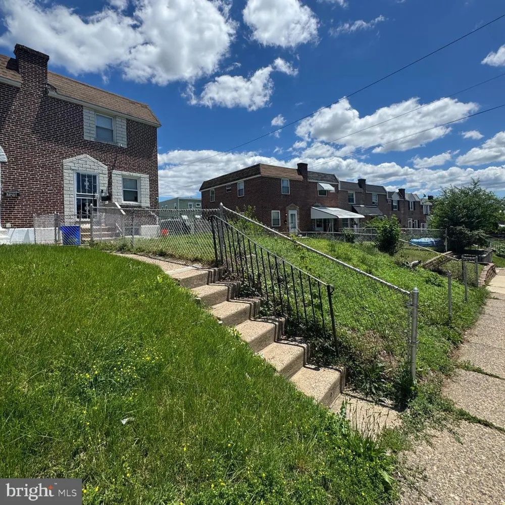 727 GRANT ROAD Folcroft, PA 19032