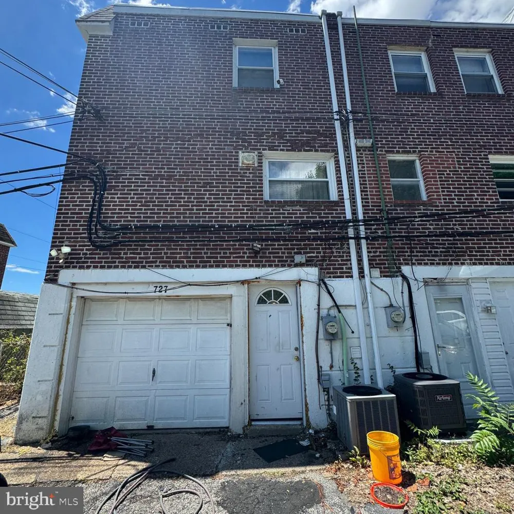 727 GRANT ROAD Folcroft, PA 19032