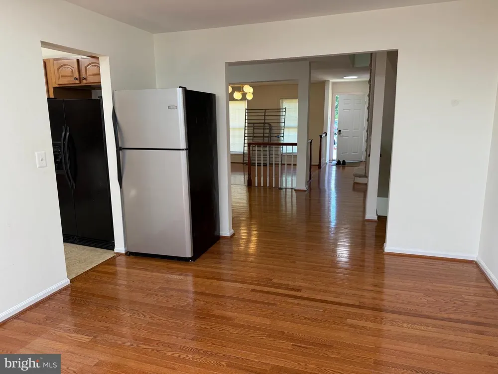 4637 LUXBERRY DRIVE Fairfax, VA 22032