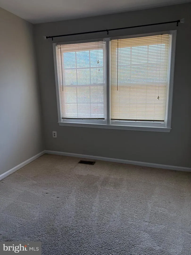 4637 LUXBERRY DRIVE Fairfax, VA 22032