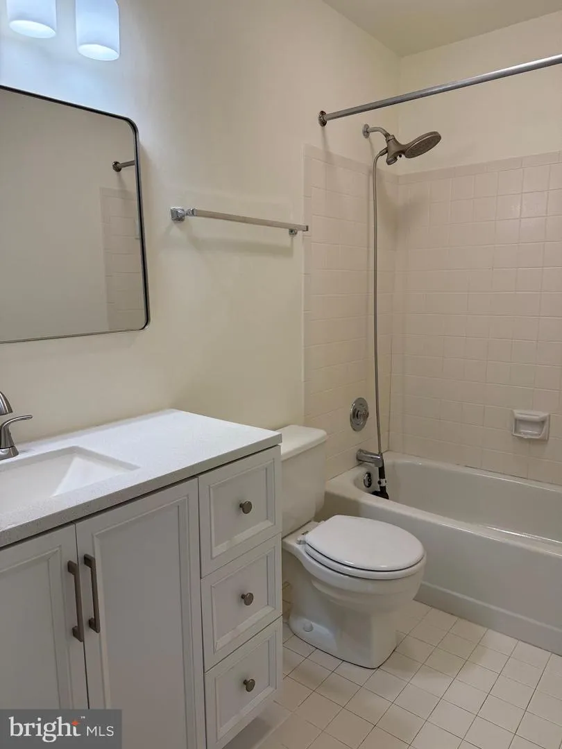 4637 LUXBERRY DRIVE Fairfax, VA 22032