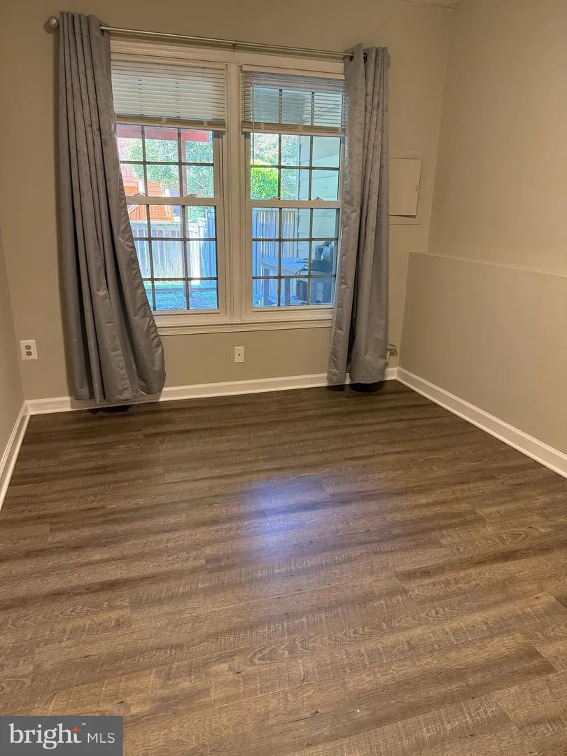 4637 LUXBERRY DRIVE Fairfax, VA 22032