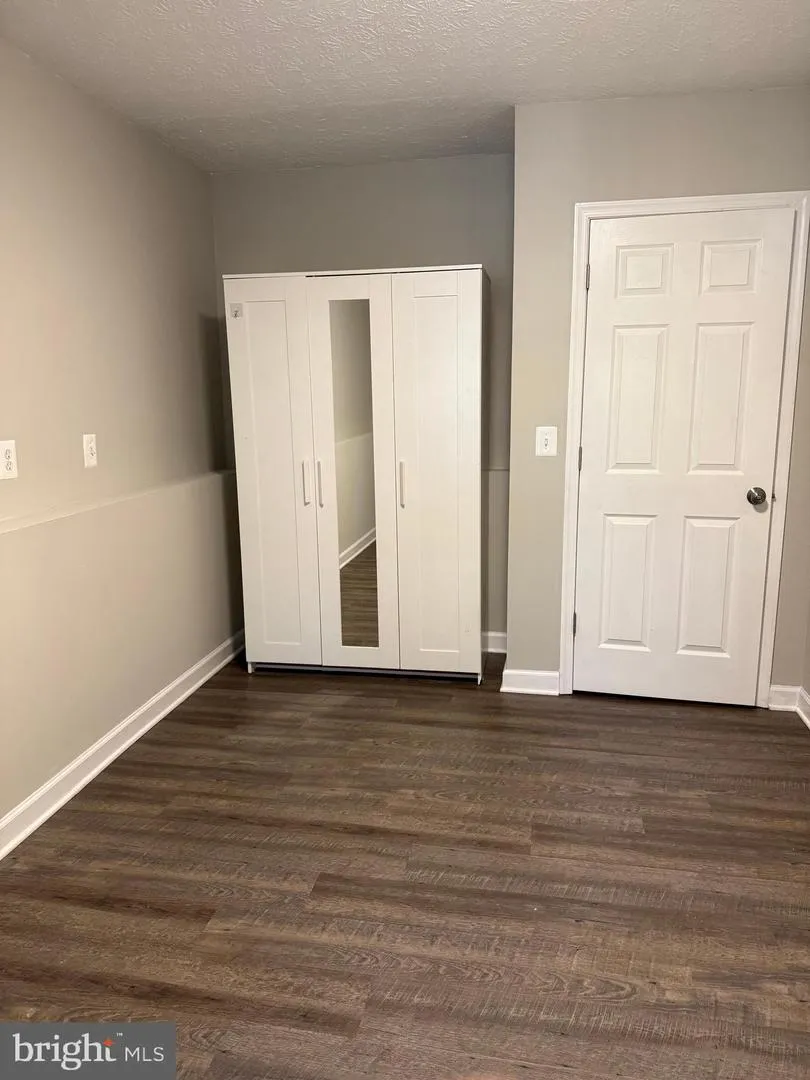 4637 LUXBERRY DRIVE Fairfax, VA 22032