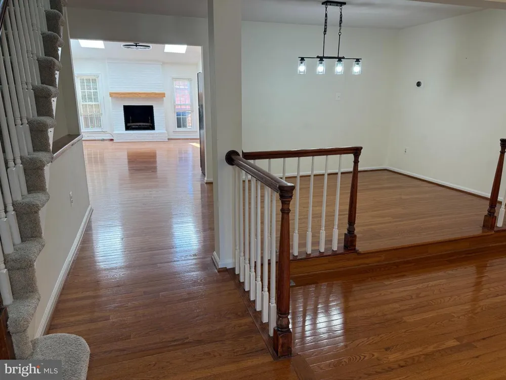 4637 LUXBERRY DRIVE Fairfax, VA 22032