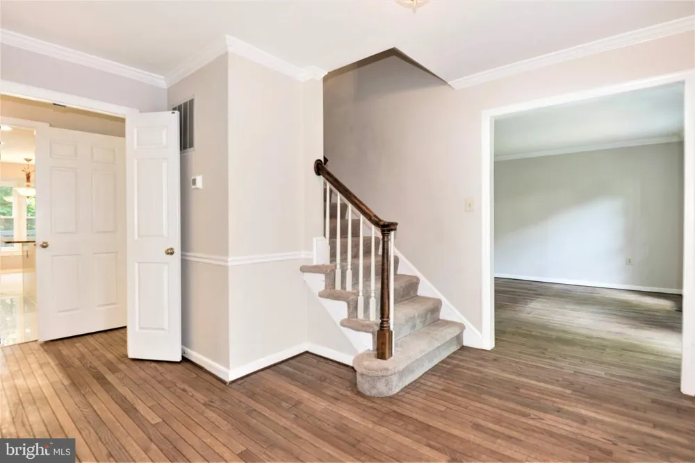 10322 DUNN MEADOW ROAD Vienna, VA 22182