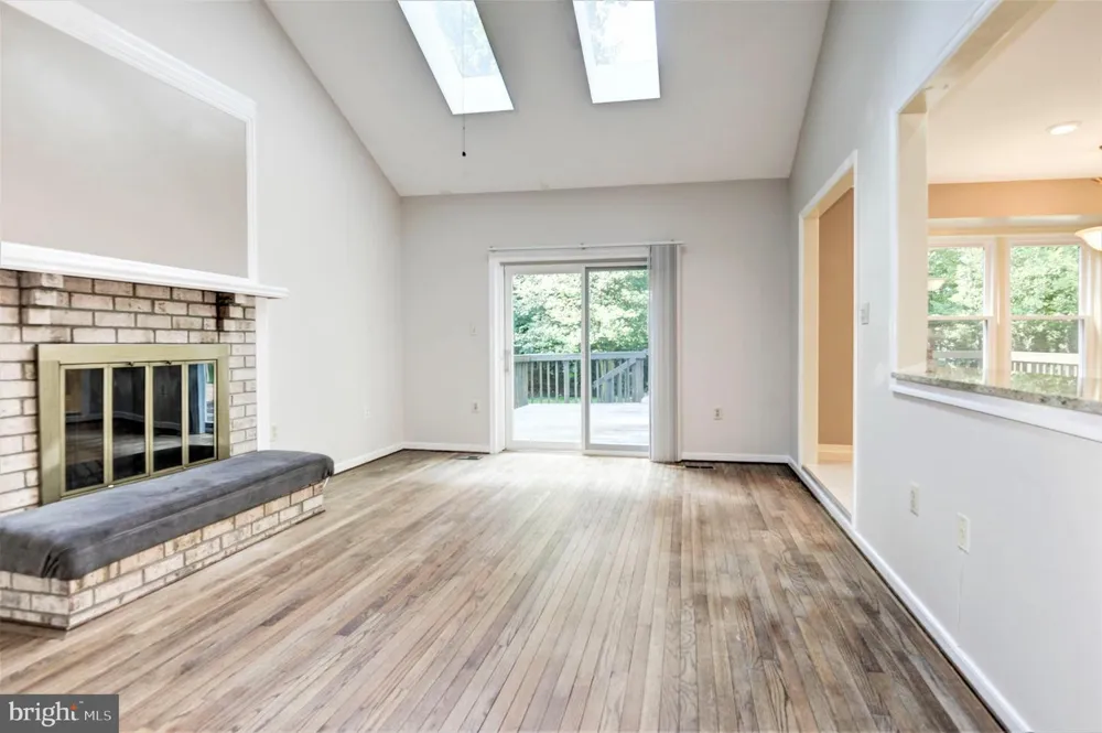 10322 DUNN MEADOW ROAD Vienna, VA 22182