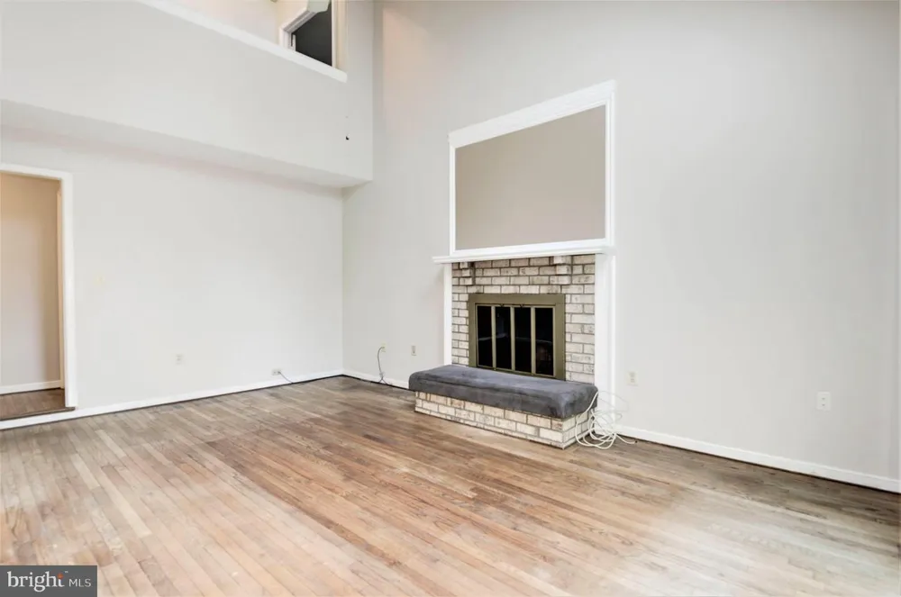 10322 DUNN MEADOW ROAD Vienna, VA 22182