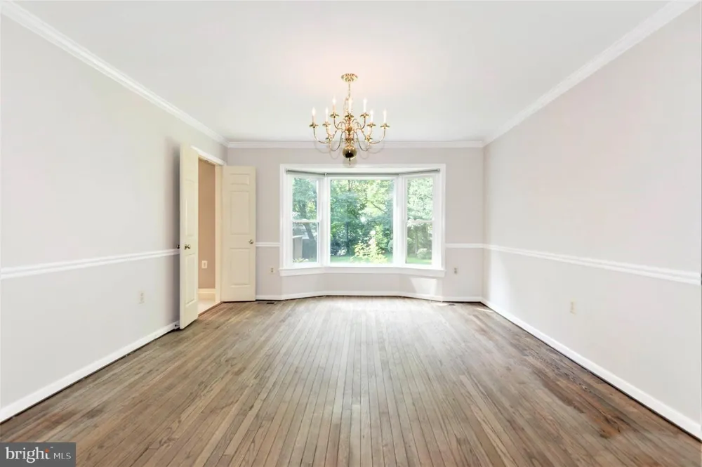 10322 DUNN MEADOW ROAD Vienna, VA 22182