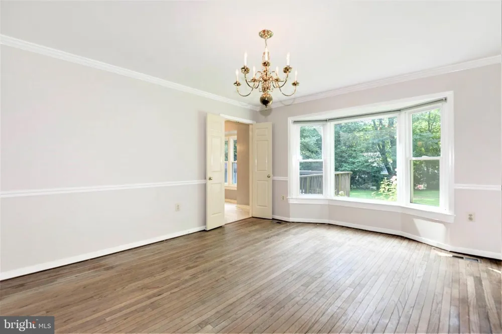 10322 DUNN MEADOW ROAD Vienna, VA 22182