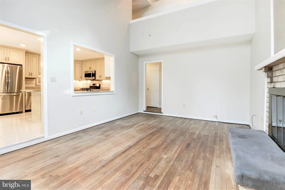 10322 DUNN MEADOW ROAD Vienna, VA 22182