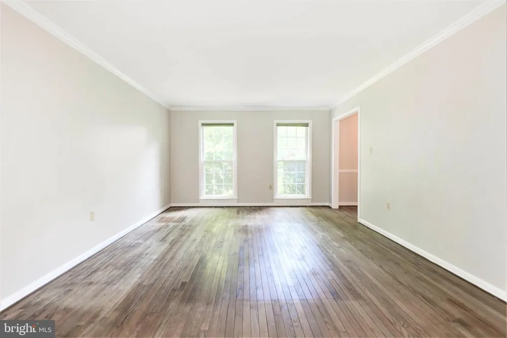 10322 DUNN MEADOW ROAD Vienna, VA 22182