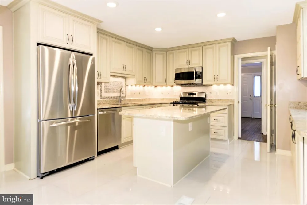 10322 DUNN MEADOW ROAD Vienna, VA 22182