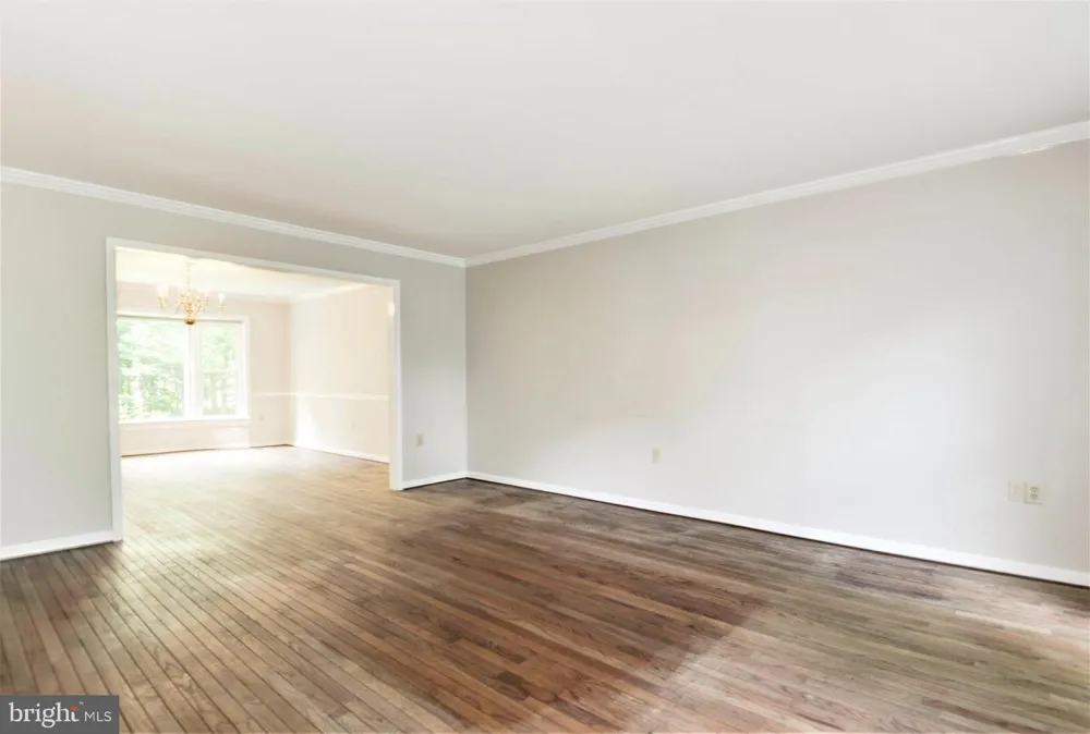 10322 DUNN MEADOW ROAD Vienna, VA 22182
