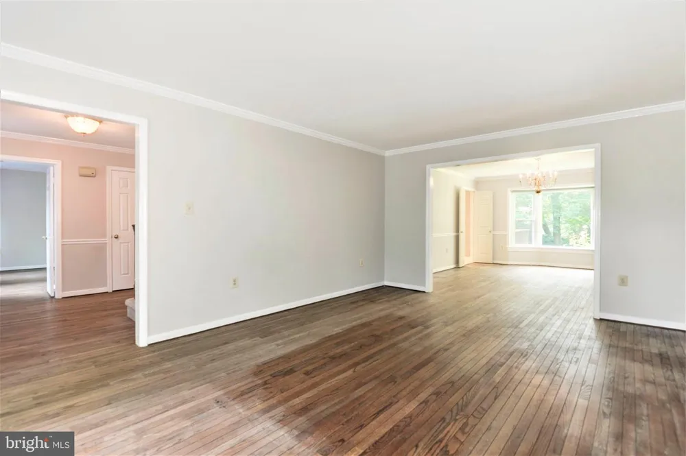 10322 DUNN MEADOW ROAD Vienna, VA 22182