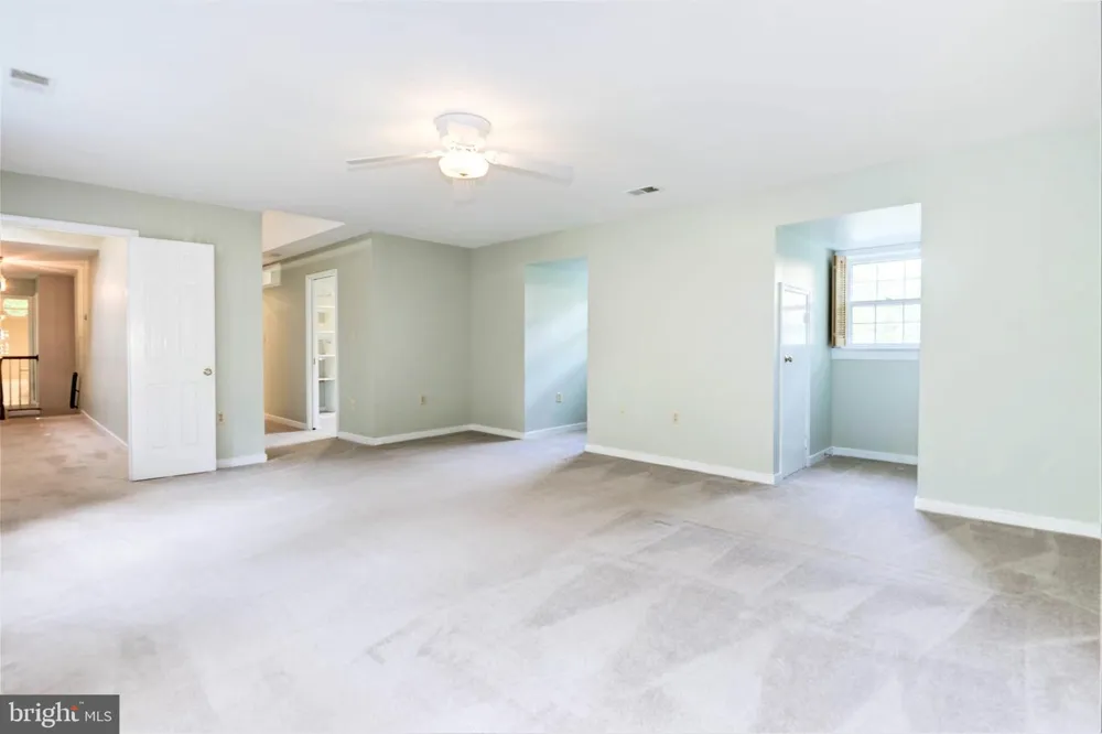 10322 DUNN MEADOW ROAD Vienna, VA 22182
