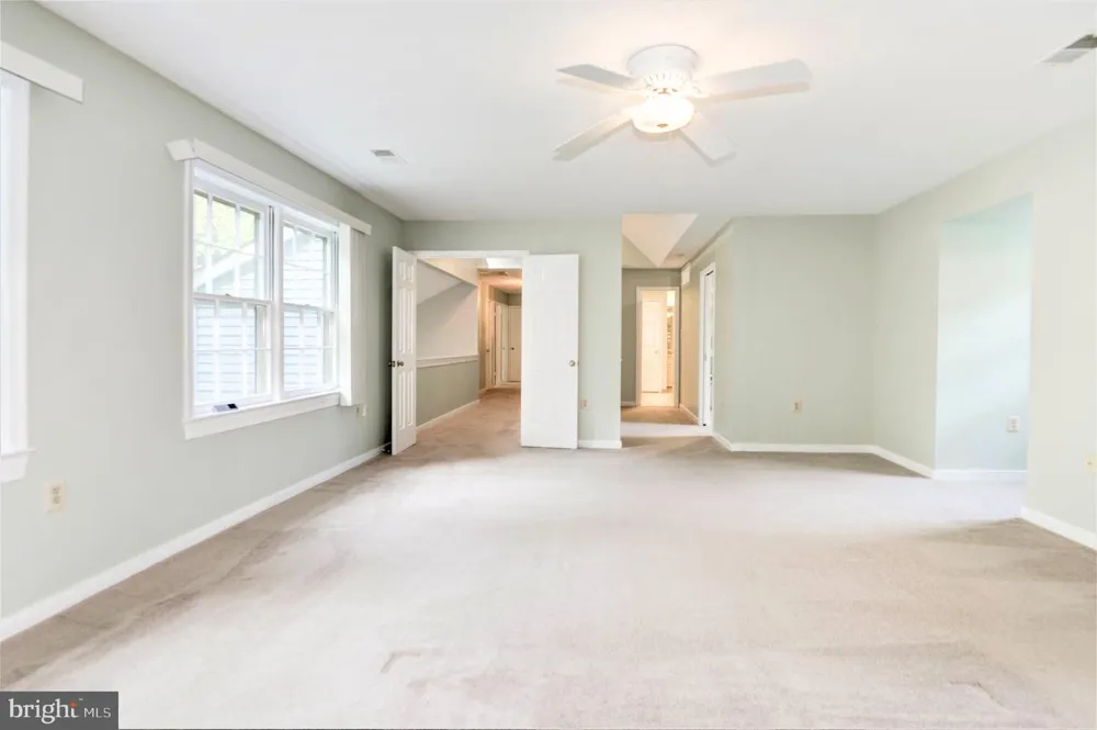 10322 DUNN MEADOW ROAD Vienna, VA 22182
