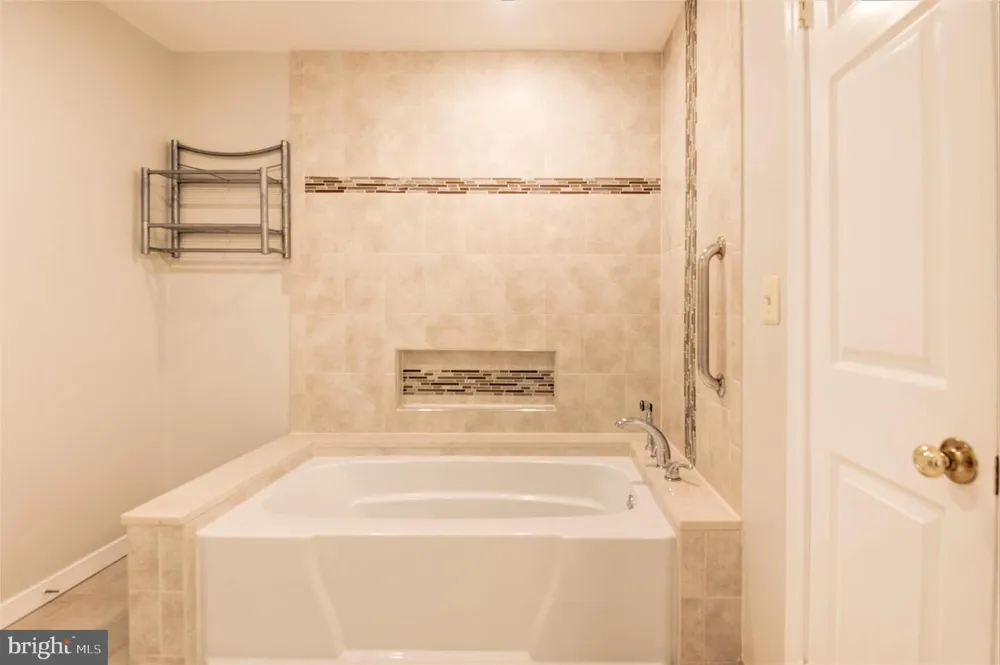 10322 DUNN MEADOW ROAD Vienna, VA 22182