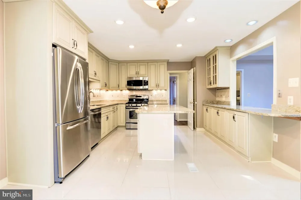10322 DUNN MEADOW ROAD Vienna, VA 22182