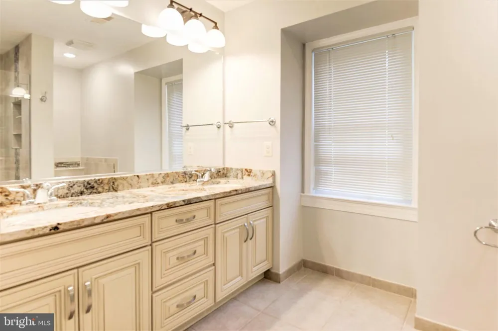 10322 DUNN MEADOW ROAD Vienna, VA 22182