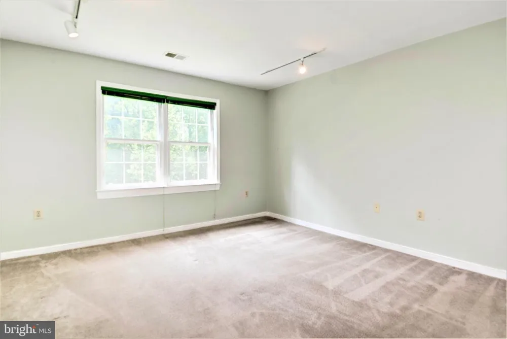 10322 DUNN MEADOW ROAD Vienna, VA 22182