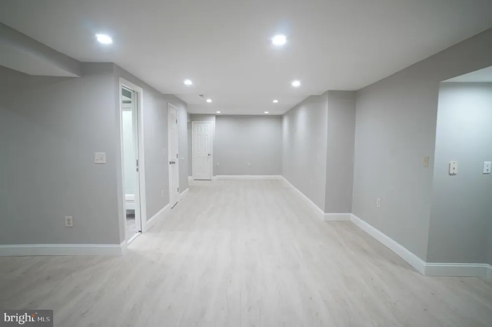 10322 DUNN MEADOW ROAD Vienna, VA 22182