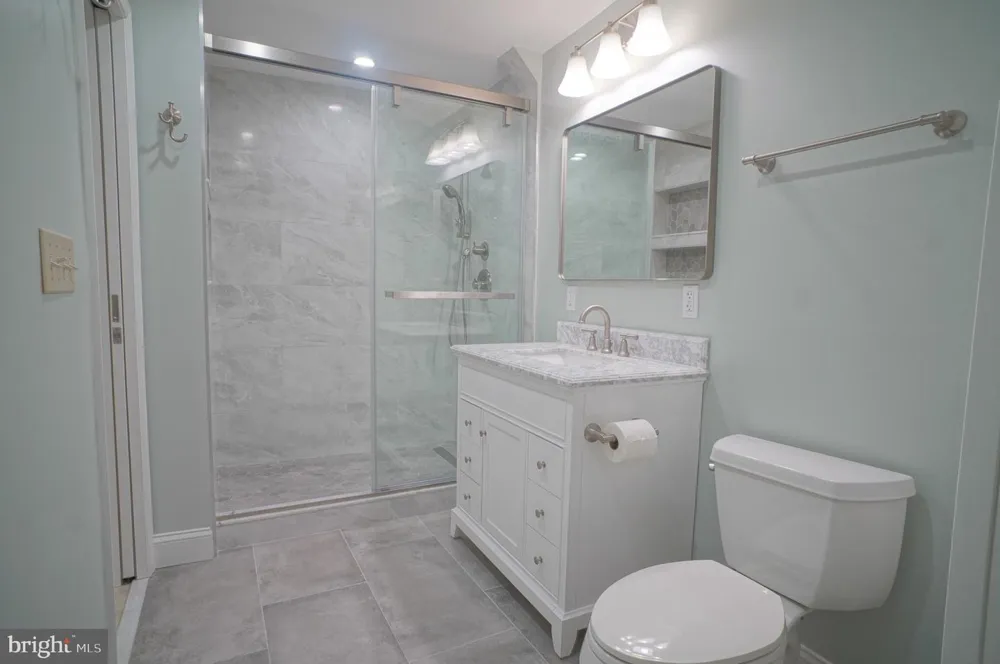 10322 DUNN MEADOW ROAD Vienna, VA 22182