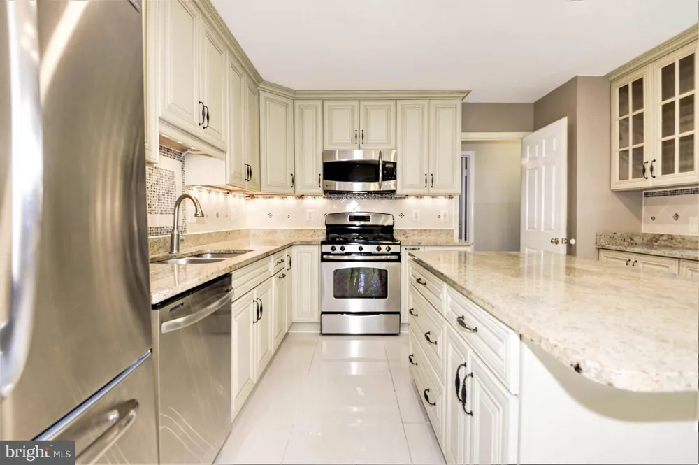 10322 DUNN MEADOW ROAD Vienna, VA 22182