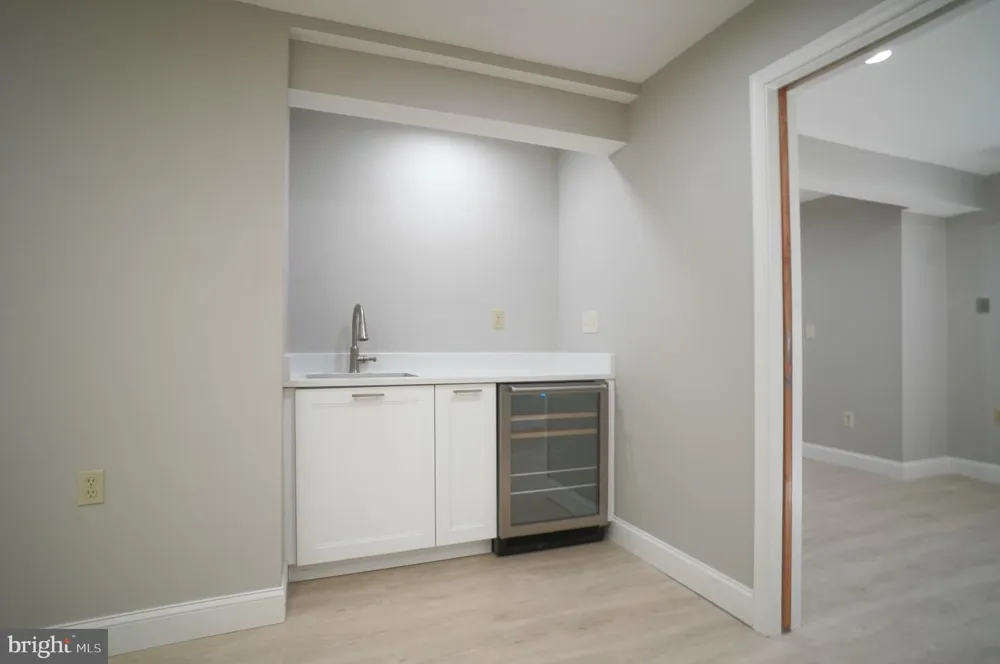 10322 DUNN MEADOW ROAD Vienna, VA 22182