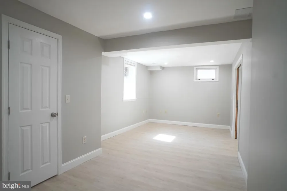10322 DUNN MEADOW ROAD Vienna, VA 22182