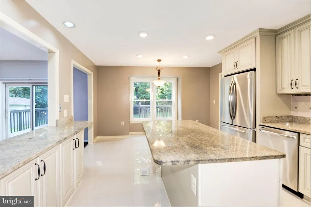 10322 DUNN MEADOW ROAD Vienna, VA 22182