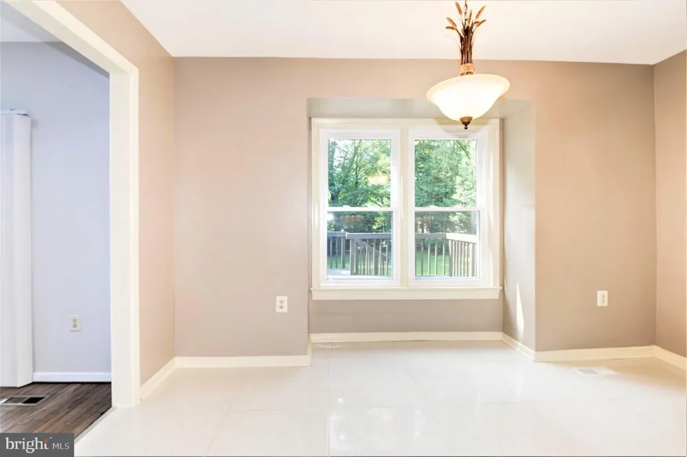 10322 DUNN MEADOW ROAD Vienna, VA 22182