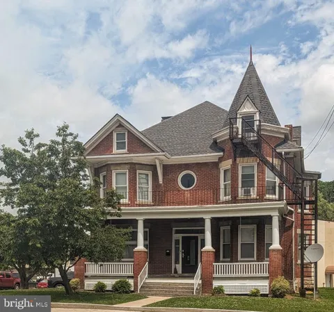 233 E PITT STREET #5