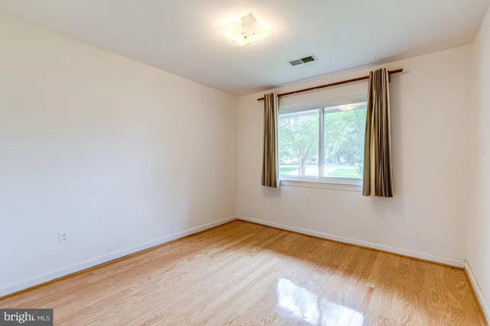 1947 ARLINGTON RIDGE ROAD Arlington, VA 22202