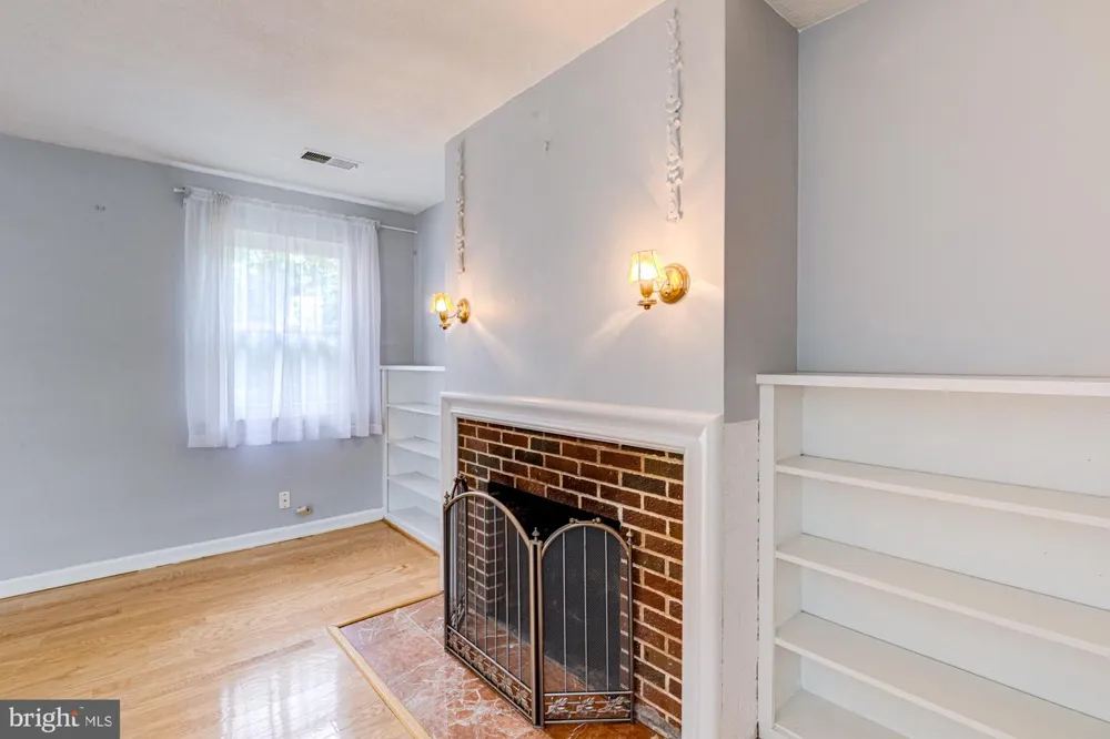1947 ARLINGTON RIDGE ROAD Arlington, VA 22202