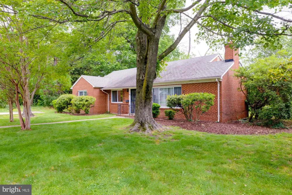 1947 ARLINGTON RIDGE ROAD Arlington, VA 22202