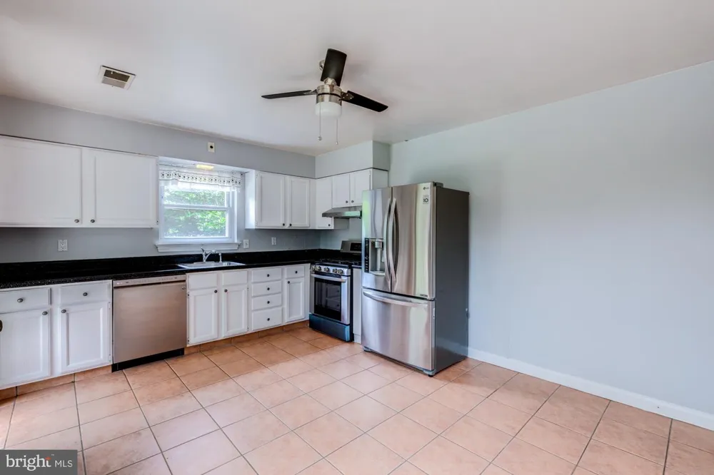 1947 ARLINGTON RIDGE ROAD Arlington, VA 22202